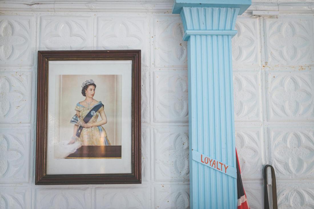 painting of queen elizabeth on wall